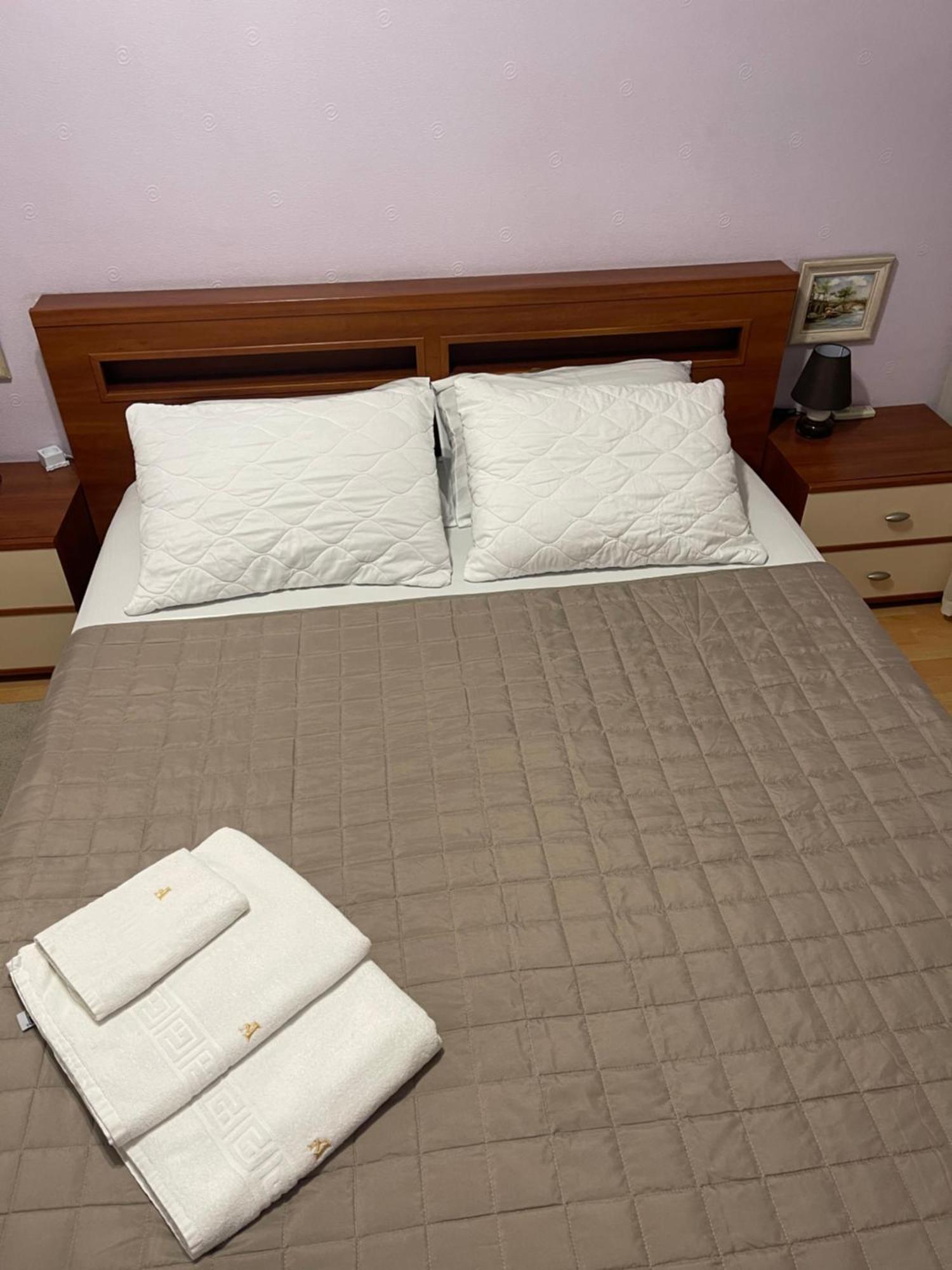 Two-room For